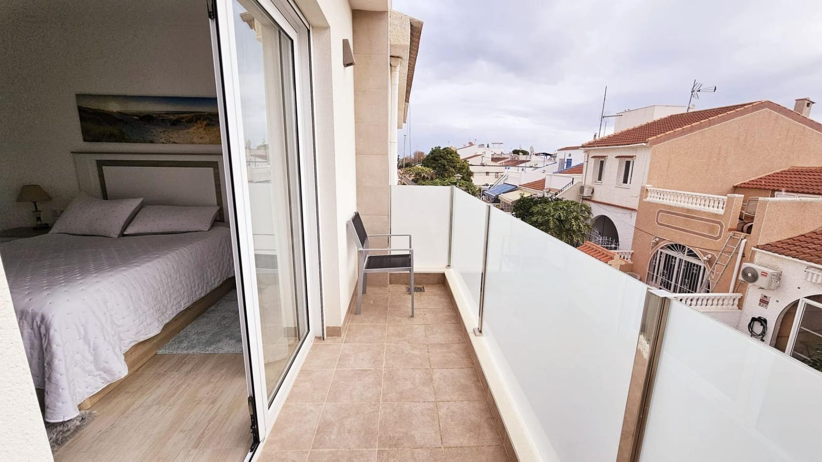 Apartamento de 2 habitaciones en Torrevieja en venta - 206.500 € (Ref: 9865375)