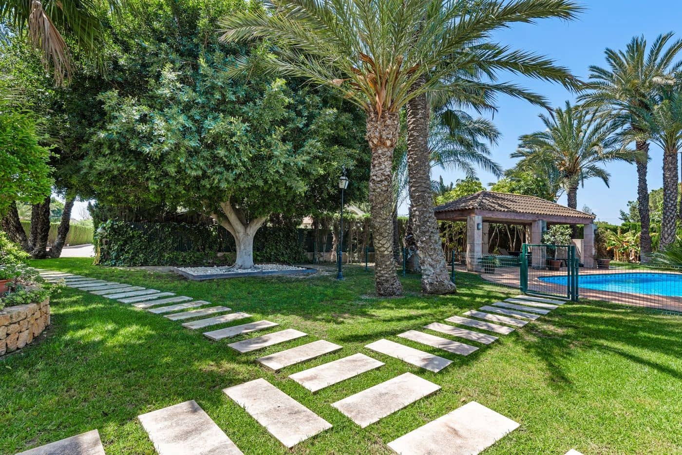 5 soveværelse Villa til salg i Elche / Elx med swimmingpool - € 1.165.000 (Ref: 9868747)