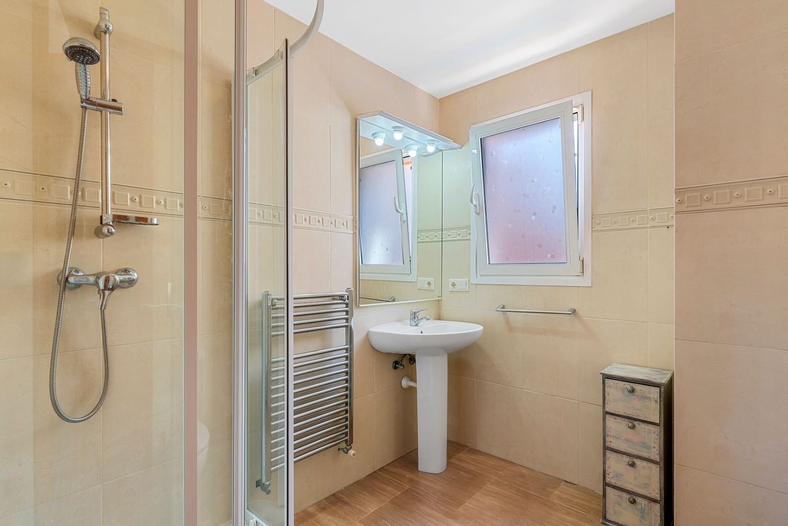 Chalet de 5 habitaciones en Alfaz del Pi / L'Alfàs del Pi en venta con piscina - 499.000 € (Ref: 9868749)