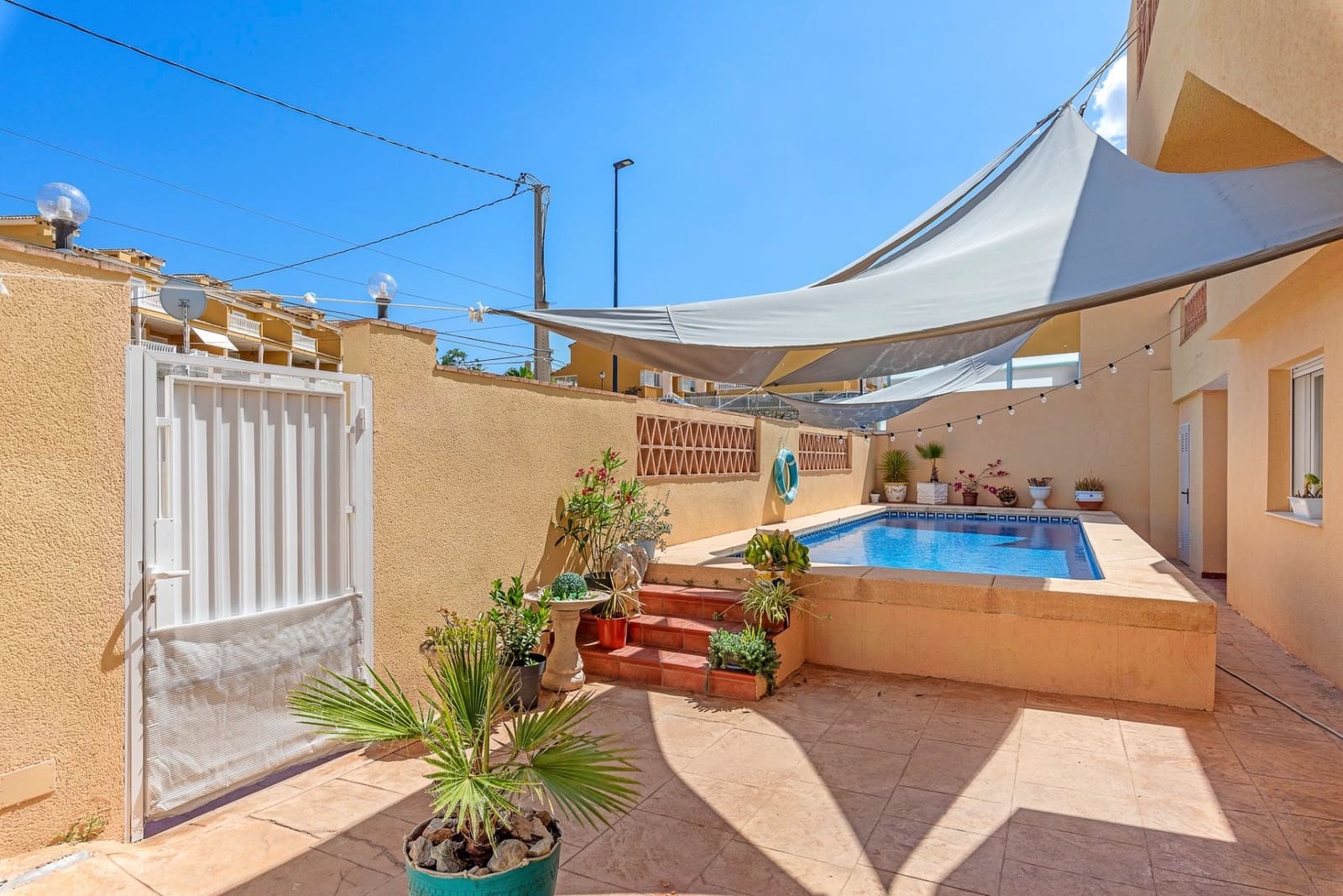Chalet de 5 habitaciones en Alfaz del Pi / L'Alfàs del Pi en venta con piscina - 499.000 € (Ref: 9868749)