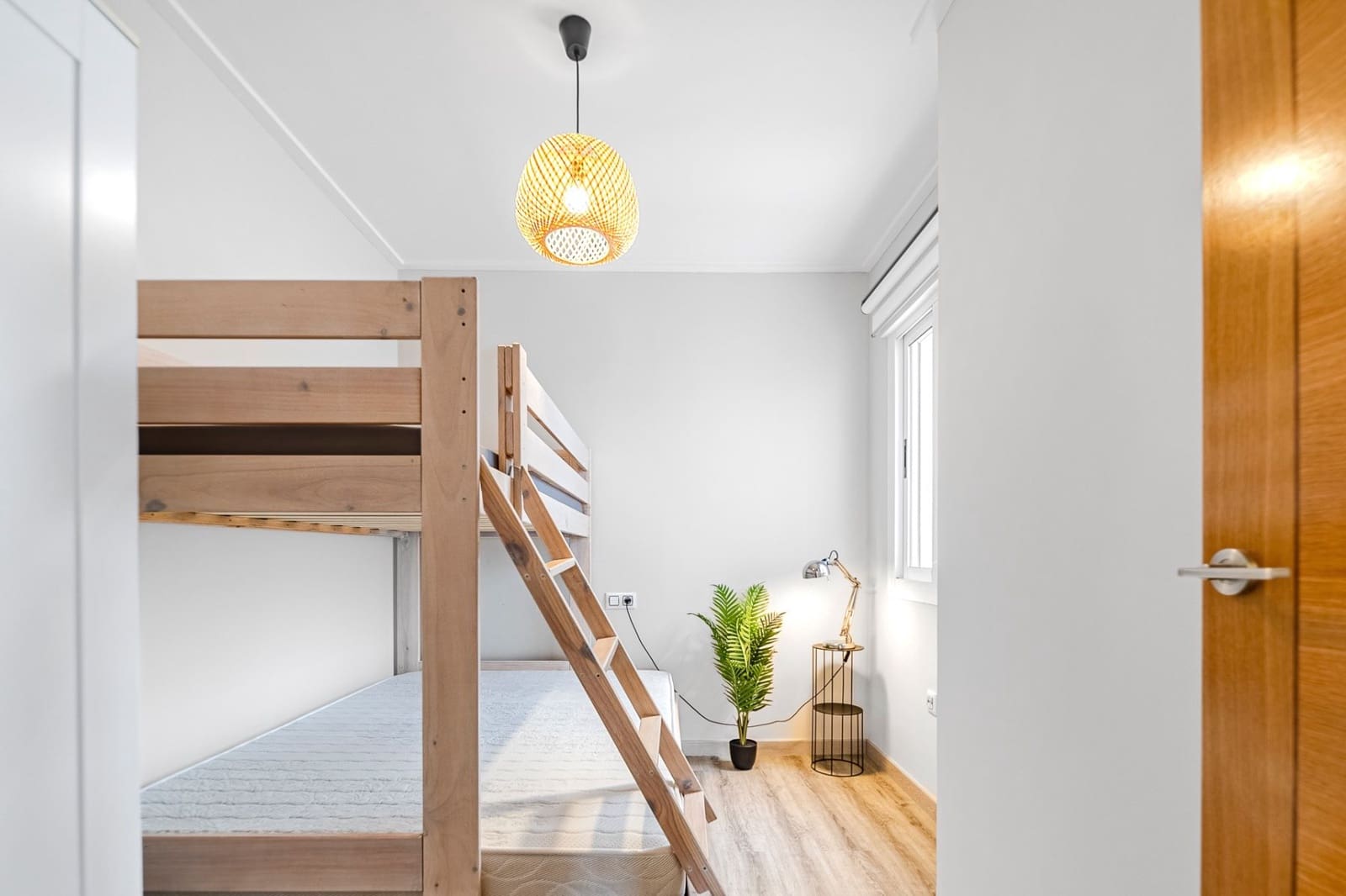3 soverom Rekkehus til salgs i La Siesta med svømmebasseng garasje - € 315 000 (Ref: 9868751)