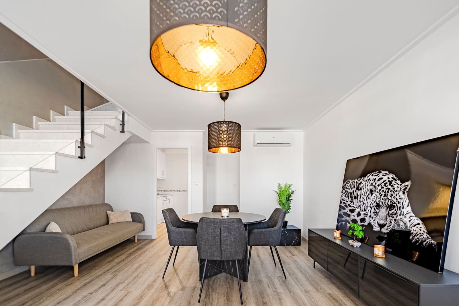 3 soverom Rekkehus til salgs i La Siesta med svømmebasseng garasje - € 315 000 (Ref: 9868751)