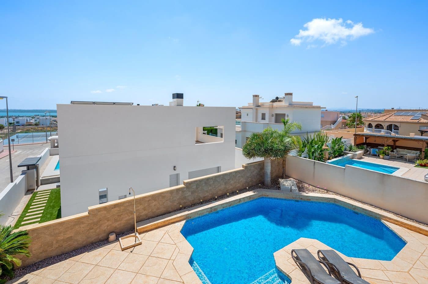 4 slaapkamer Villa te koop in Ciudad Quesada met zwembad - € 470.000 (Ref: 9868768)