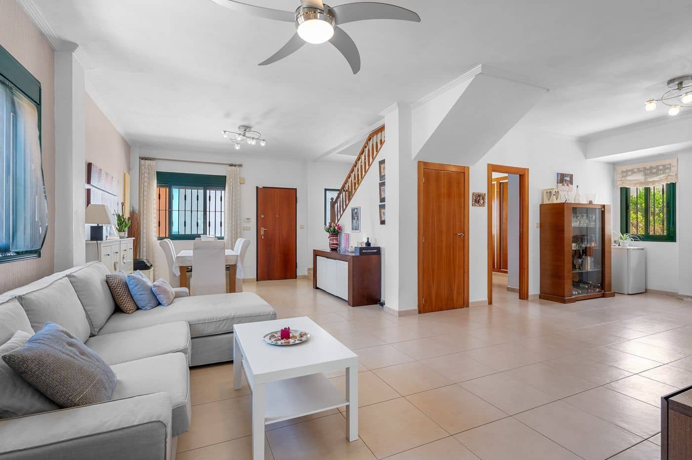 4 makuuhuone Huvila myytävänä paikassa Ciudad Quesada - 470 000 € (Ref: 9868769)