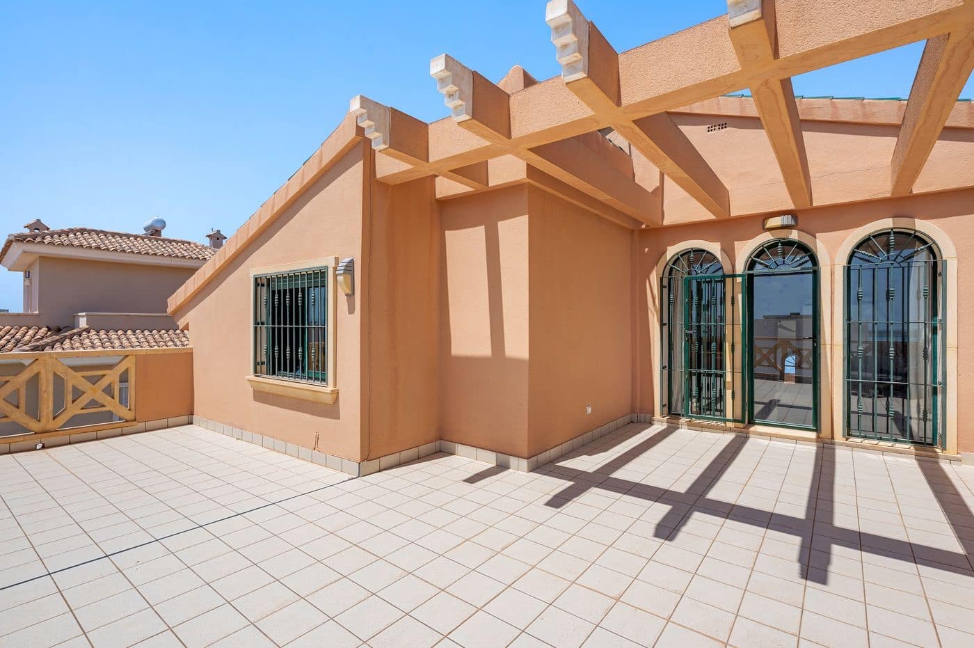4 makuuhuone Huvila myytävänä paikassa Ciudad Quesada - 470 000 € (Ref: 9868769)
