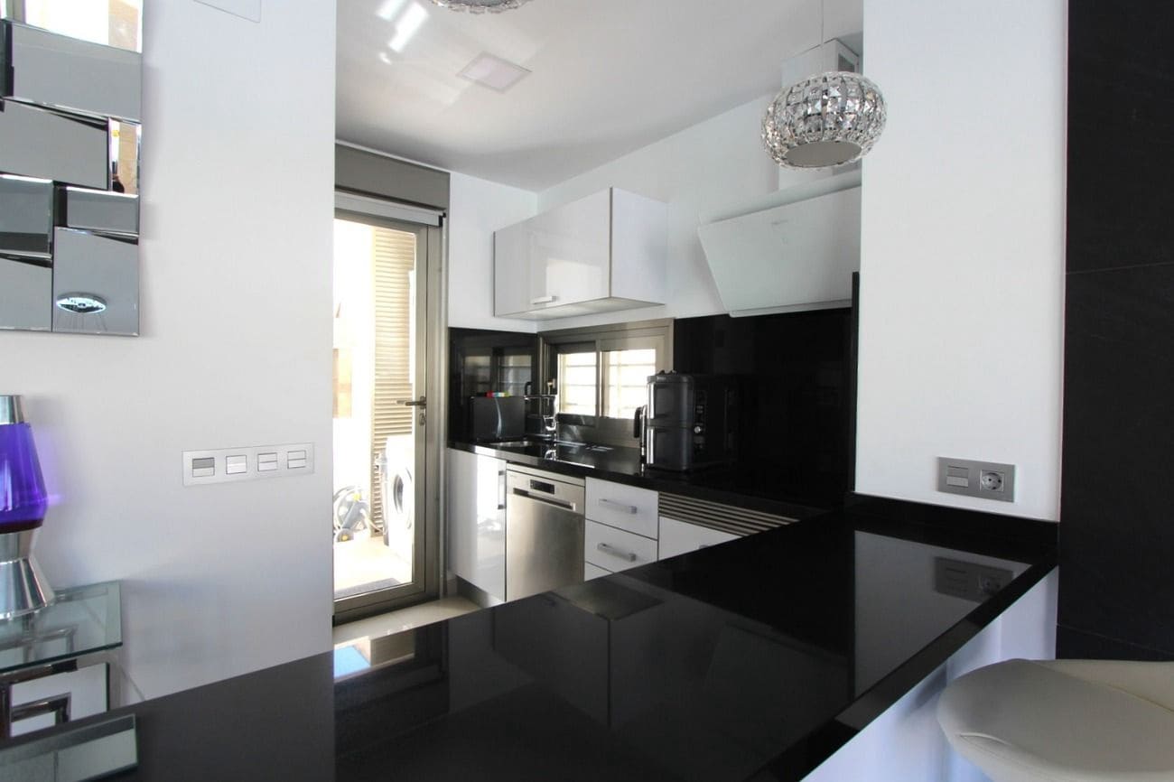 Chalet de 3 habitaciones en Orihuela Costa en venta con piscina - 459.950 € (Ref: 9868778)