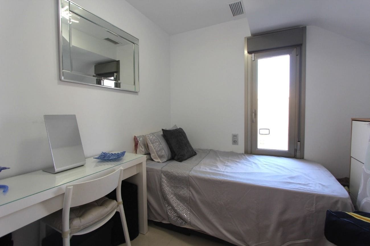Chalet de 3 habitaciones en Orihuela Costa en venta con piscina - 459.950 € (Ref: 9868778)