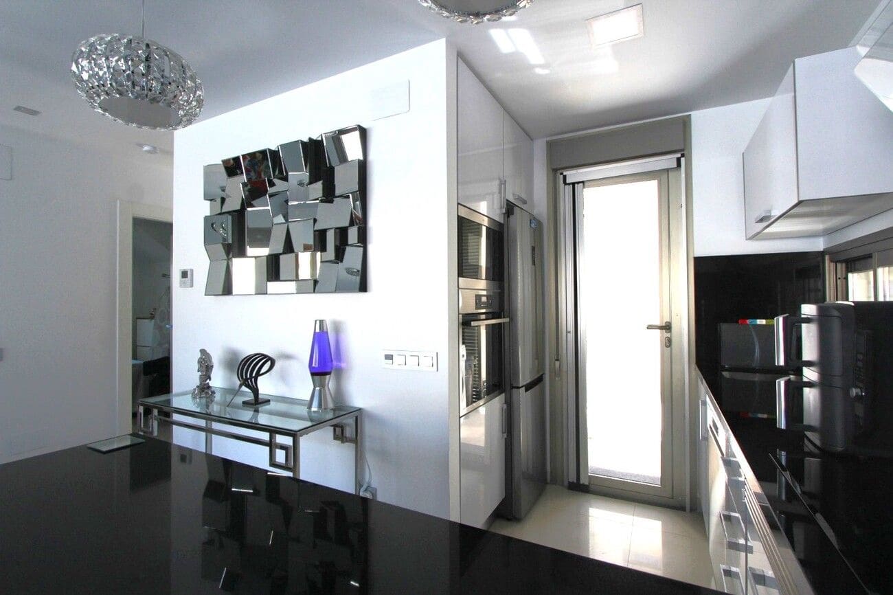 Chalet de 3 habitaciones en Orihuela Costa en venta con piscina - 459.950 € (Ref: 9868778)