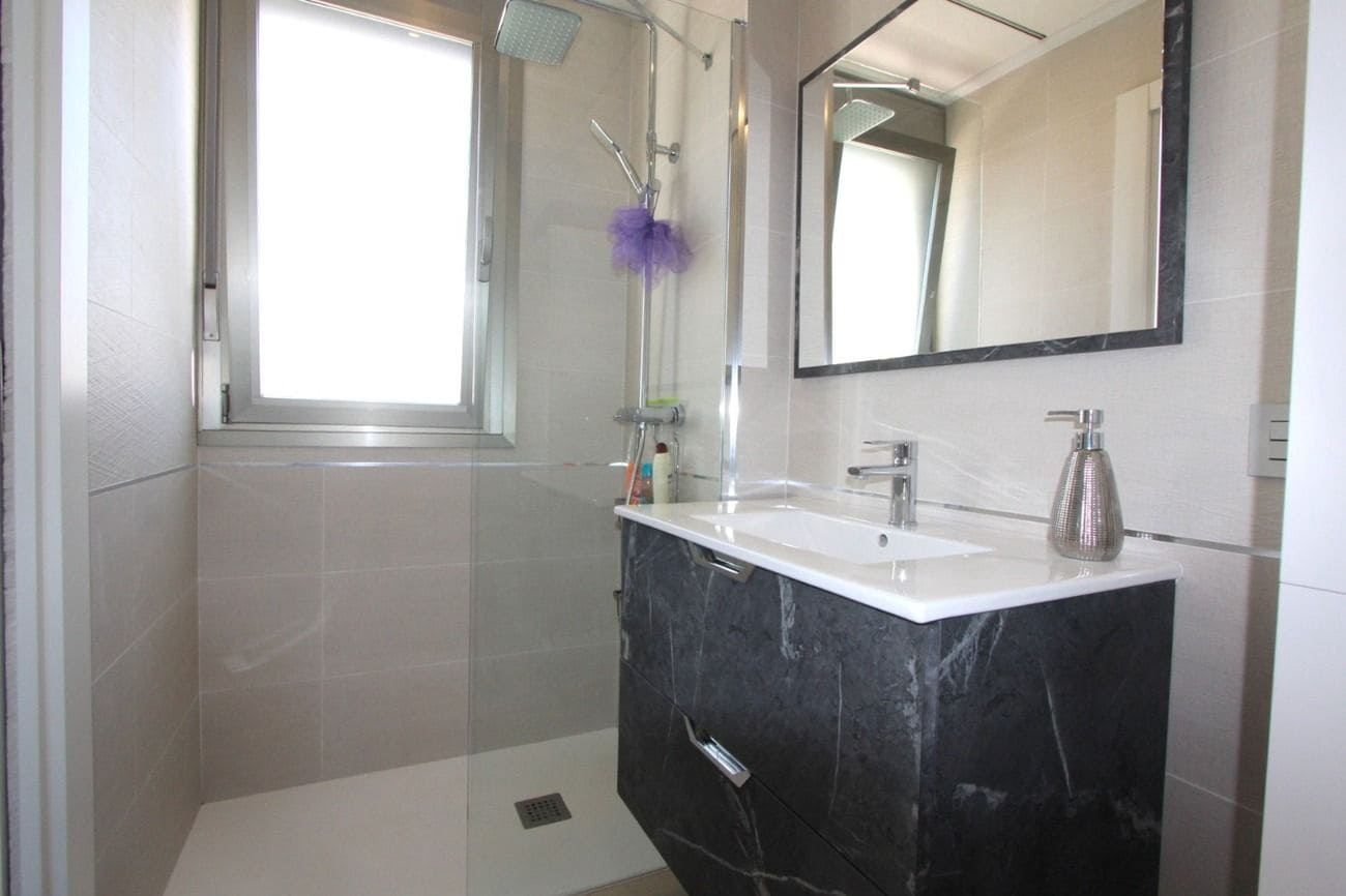 Chalet de 3 habitaciones en Orihuela Costa en venta con piscina - 459.950 € (Ref: 9868778)