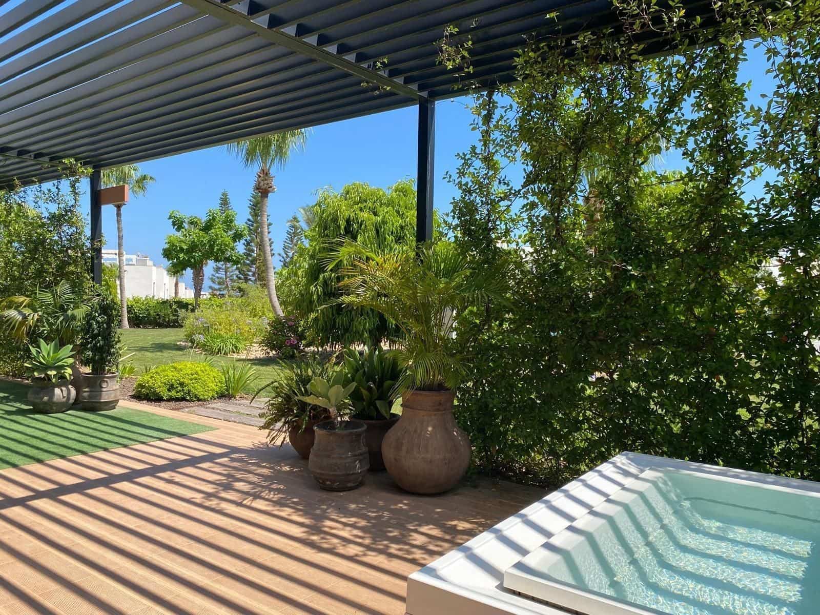 3 sovrum Takvåning till salu i Torrevieja med pool - 590 000 € (Ref: 9868779)