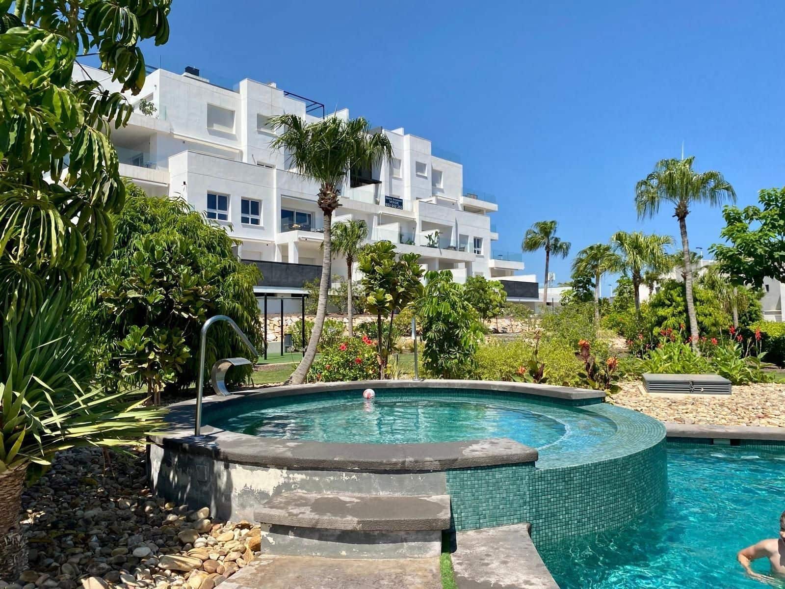 3 sovrum Takvåning till salu i Torrevieja med pool - 590 000 € (Ref: 9868779)