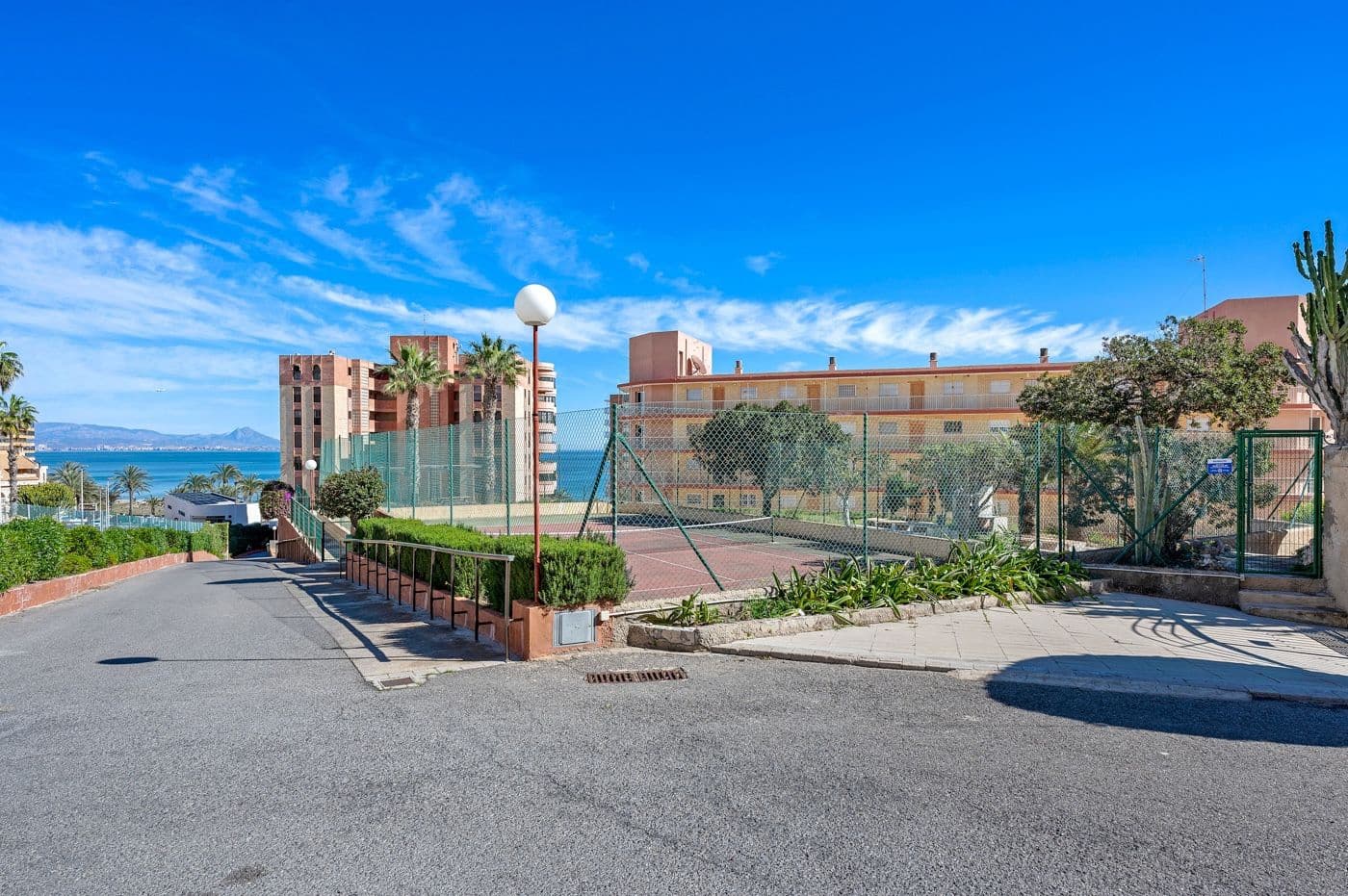 3 sovrum Lägenhet till salu i Arenales del Sol - 340 000 € (Ref: 9868787)