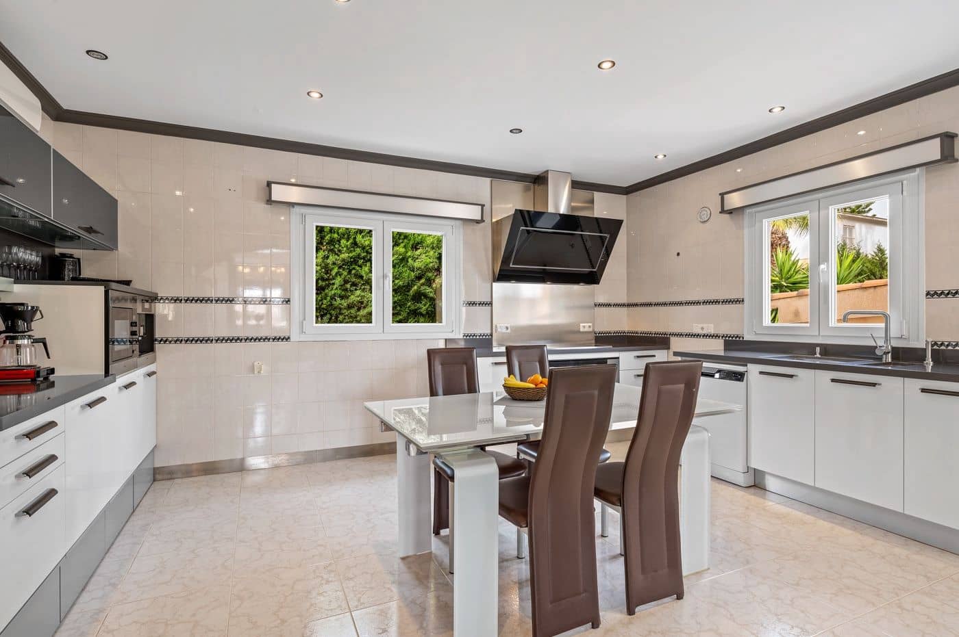 4 camera da letto Villa in vendita in Dona Pepa - 750.000 € (Rif: 9868791)