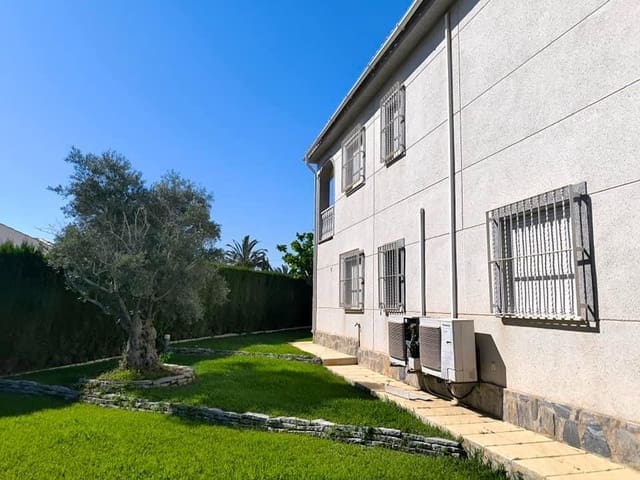 5 soverom Villa til salgs i El Chaparral, Torrevieja med svømmebasseng - € 630 000 (Ref: 9870257)