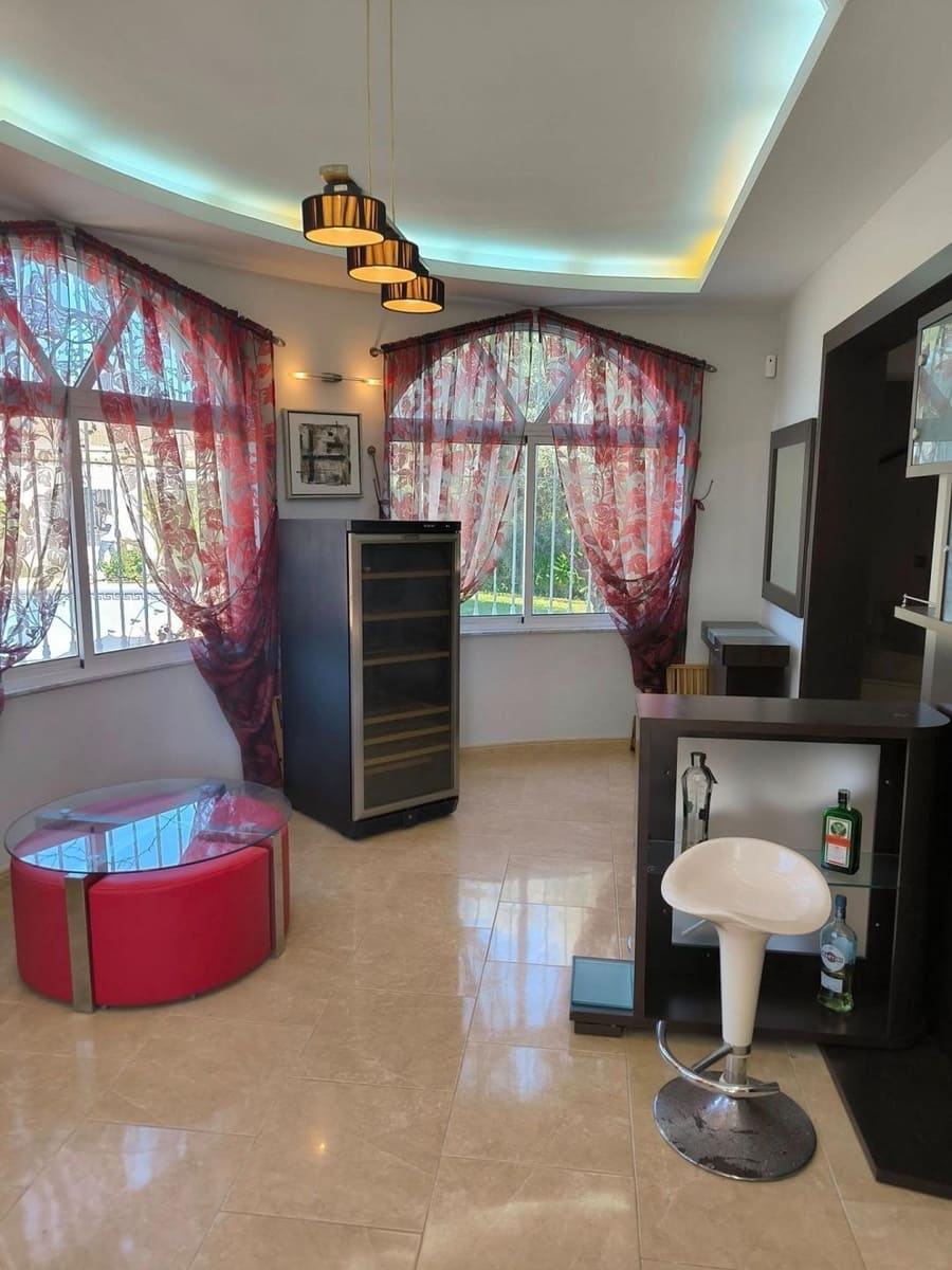 5 soverom Villa til salgs i El Chaparral med svømmebasseng - € 630 000 (Ref: 9870257)