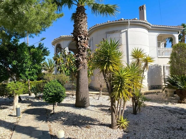 5 soverom Villa til salgs i El Chaparral, Torrevieja med svømmebasseng - € 630 000 (Ref: 9870257)