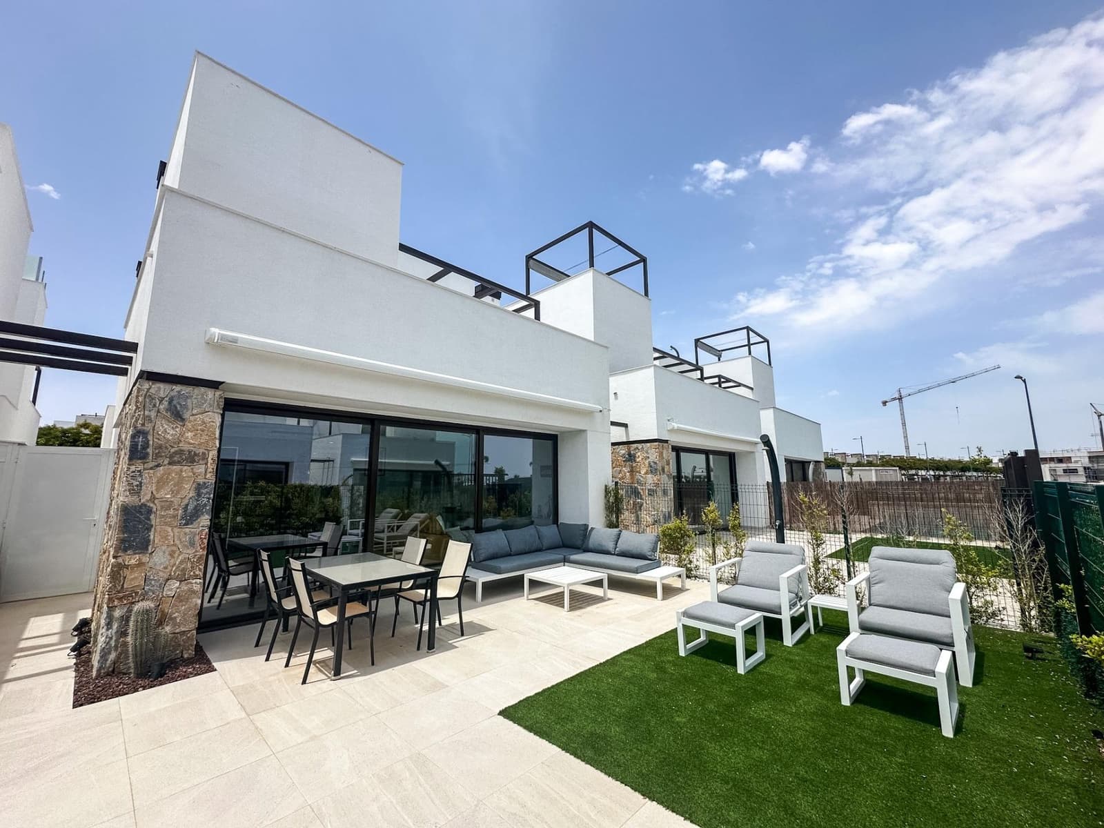 3 soverom Villa til salgs i Los Alcazares med svømmebasseng - € 399 000 (Ref: 9879035)