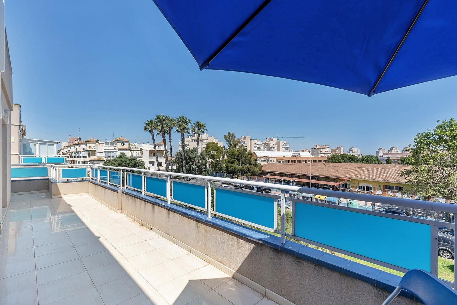 3 sypialnia Penthouse na sprzedaż w Torrevieja z basenem - 213 500 € (Ref: 9879057)