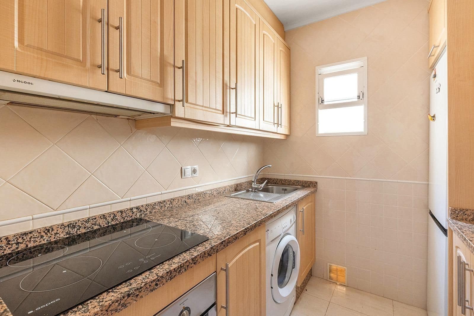 3 sypialnia Penthouse na sprzedaż w Torrevieja z basenem - 213 500 € (Ref: 9879057)