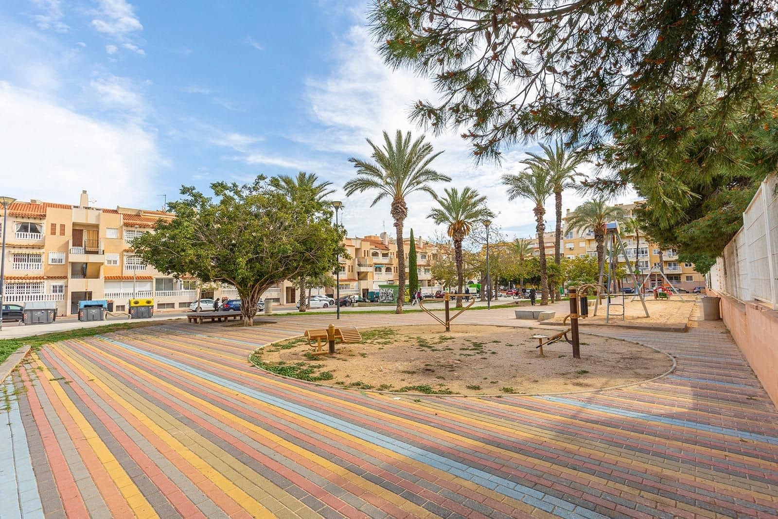 3 sypialnia Penthouse na sprzedaż w Torrevieja z basenem - 213 500 € (Ref: 9879057)