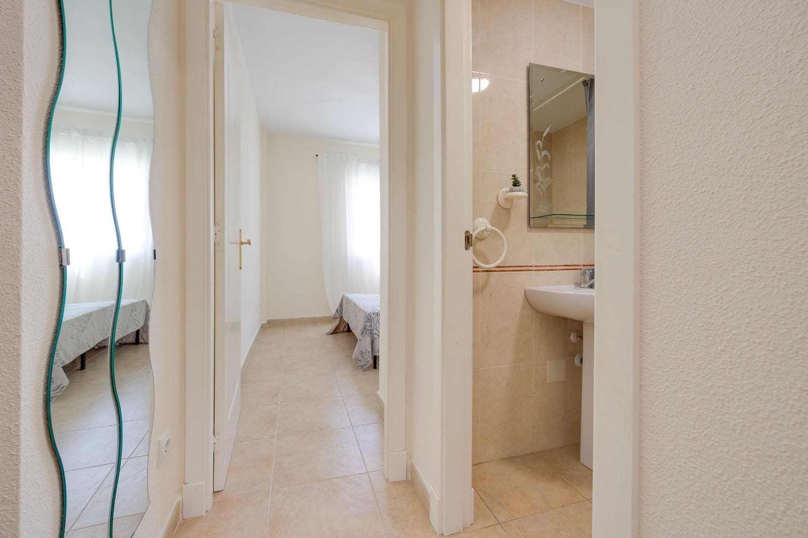 2 soveværelse Bungalow til salg i Torrevieja med swimmingpool - € 179.900 (Ref: 9879058)
