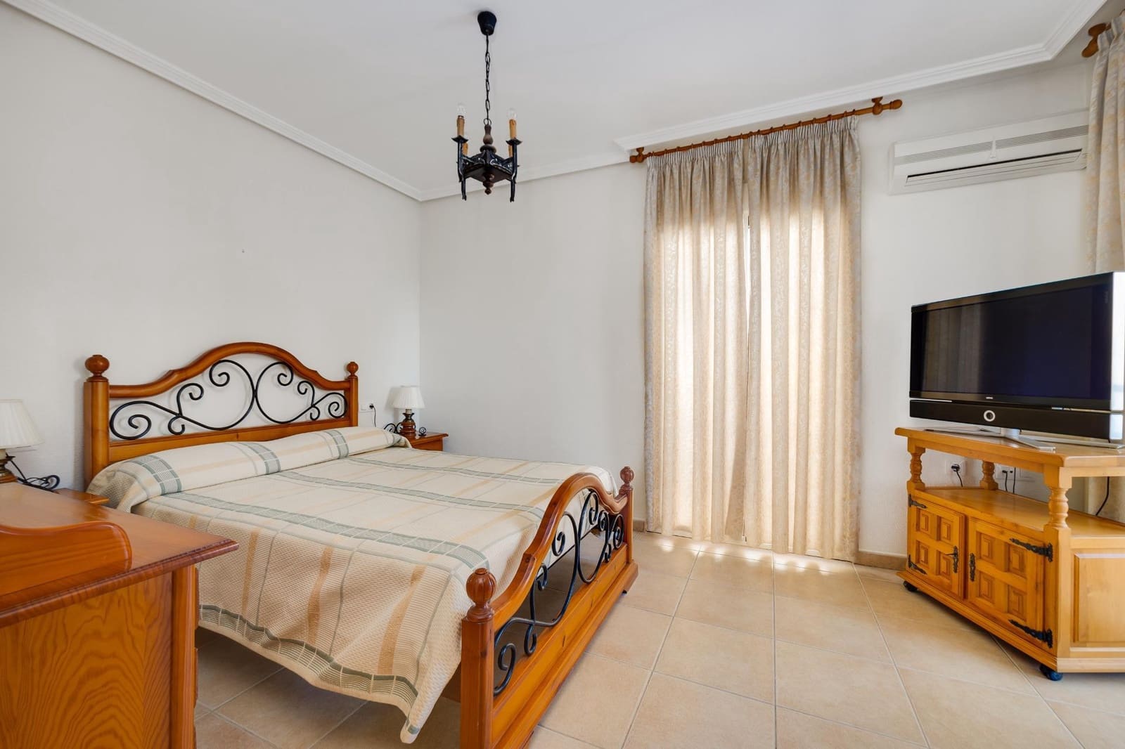 3 Zimmer Haus zu verkaufen in La Veleta mit Pool - 215.000 € (Ref: 9879074)
