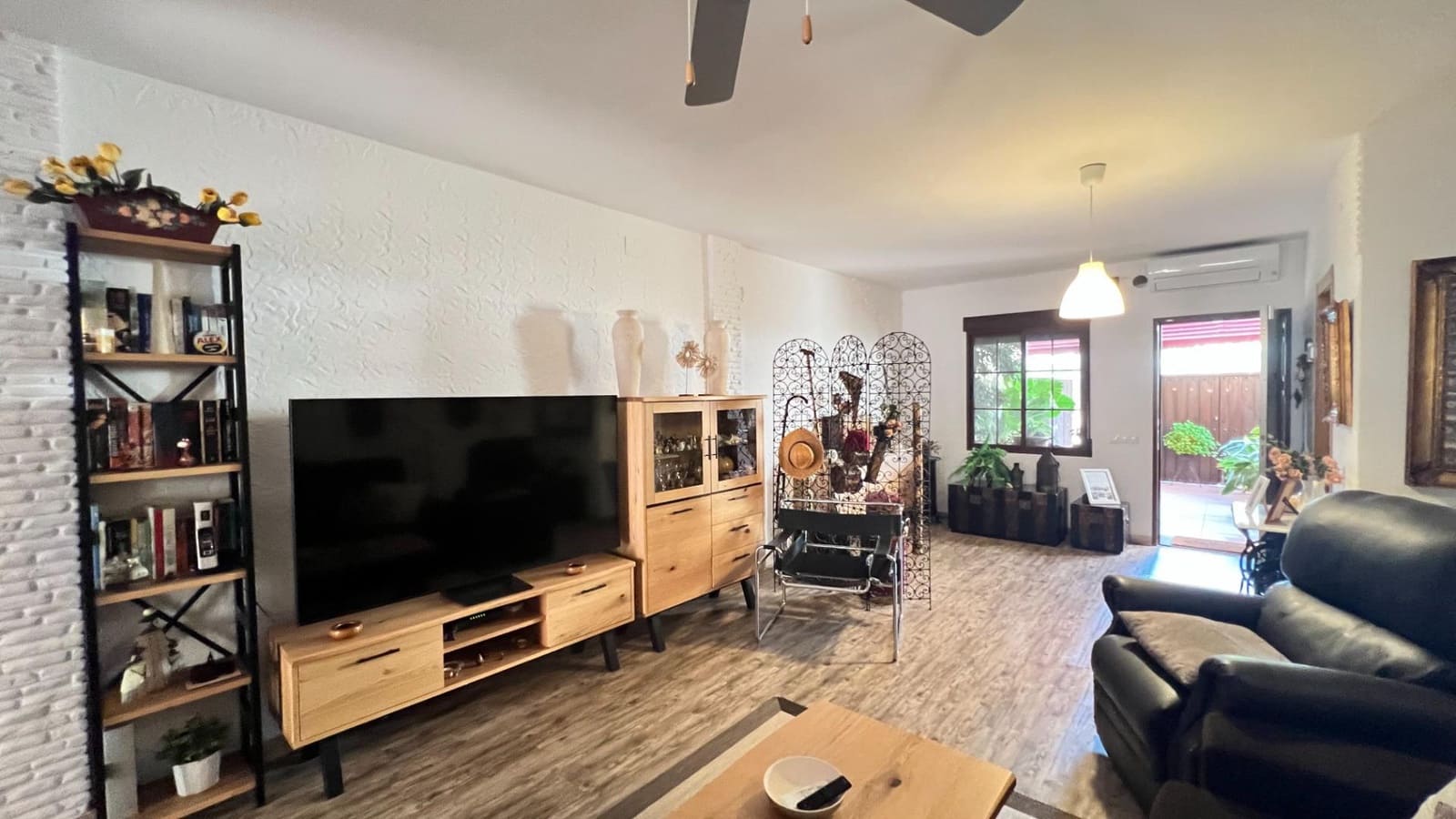 3 bedroom Terraced Villa for sale in Torrevieja - € 320,000 (Ref: 9882072)