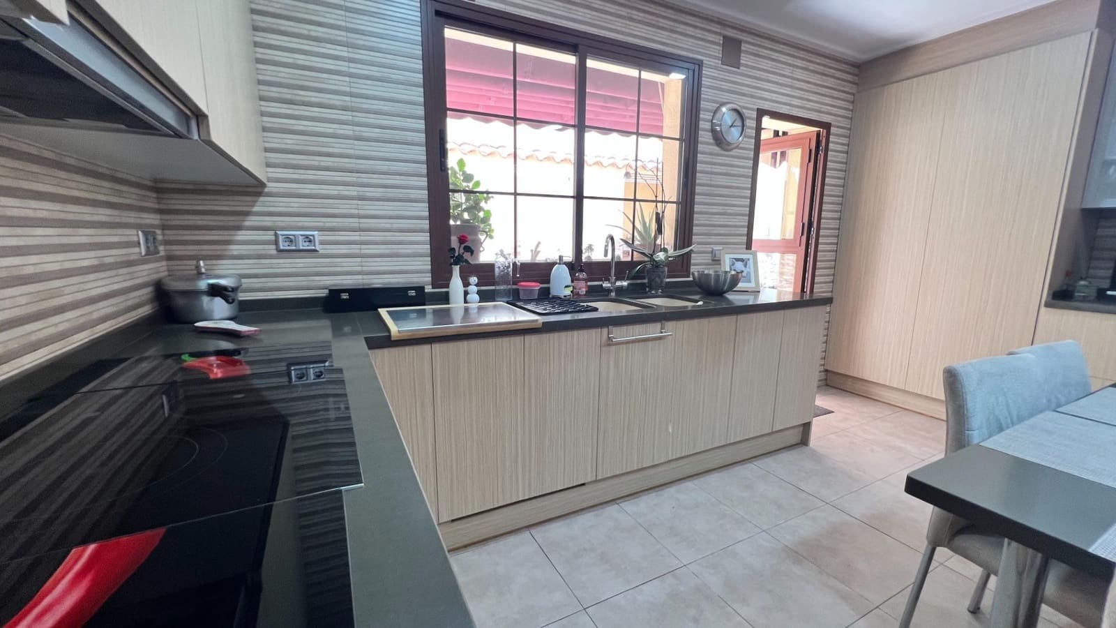 3 bedroom Terraced Villa for sale in Torrevieja - € 320,000 (Ref: 9882072)