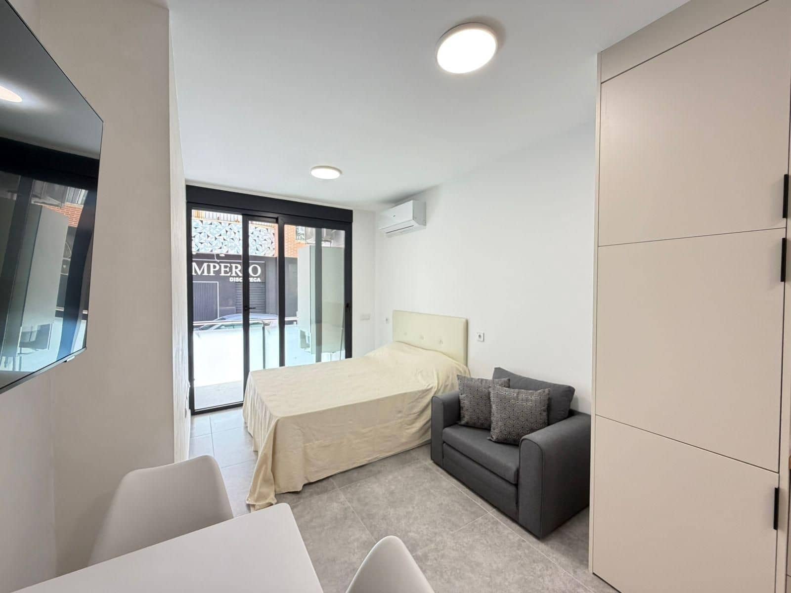 Apartament na sprzedaż w Torrevieja - 115 900 € (Ref: 9884972)