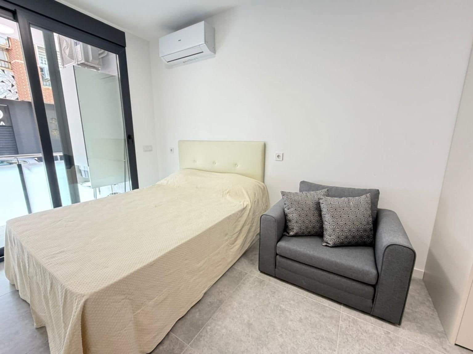 Apartament na sprzedaż w Torrevieja - 115 900 € (Ref: 9884972)