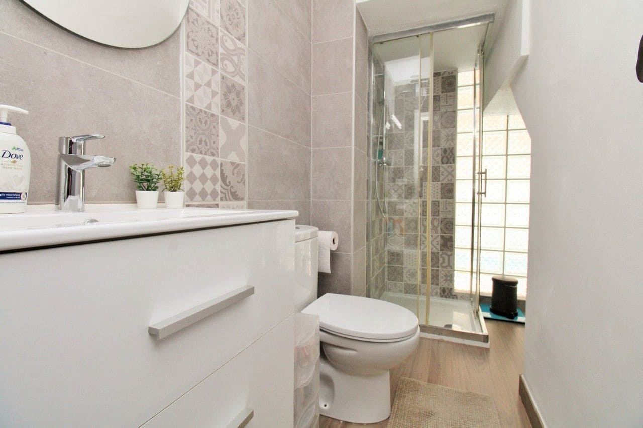 Pareado de 2 habitaciones en Orihuela Costa en venta - 279.900 € (Ref: 9884993)