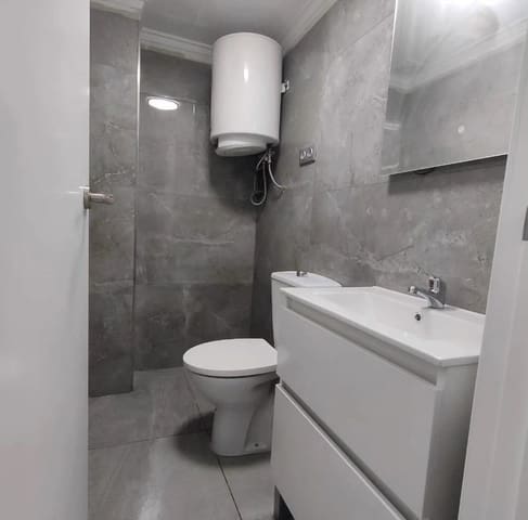 Casa de 2 habitaciones en Parque Acuático - Sector 25, Torrevieja en venta con piscina - 239.900 € (Ref: 9884995)