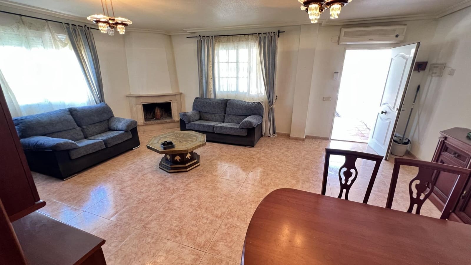 4 sovrum Semi-fristående Villa till salu i Torrevieja - 425 000 € (Ref: 9884996)