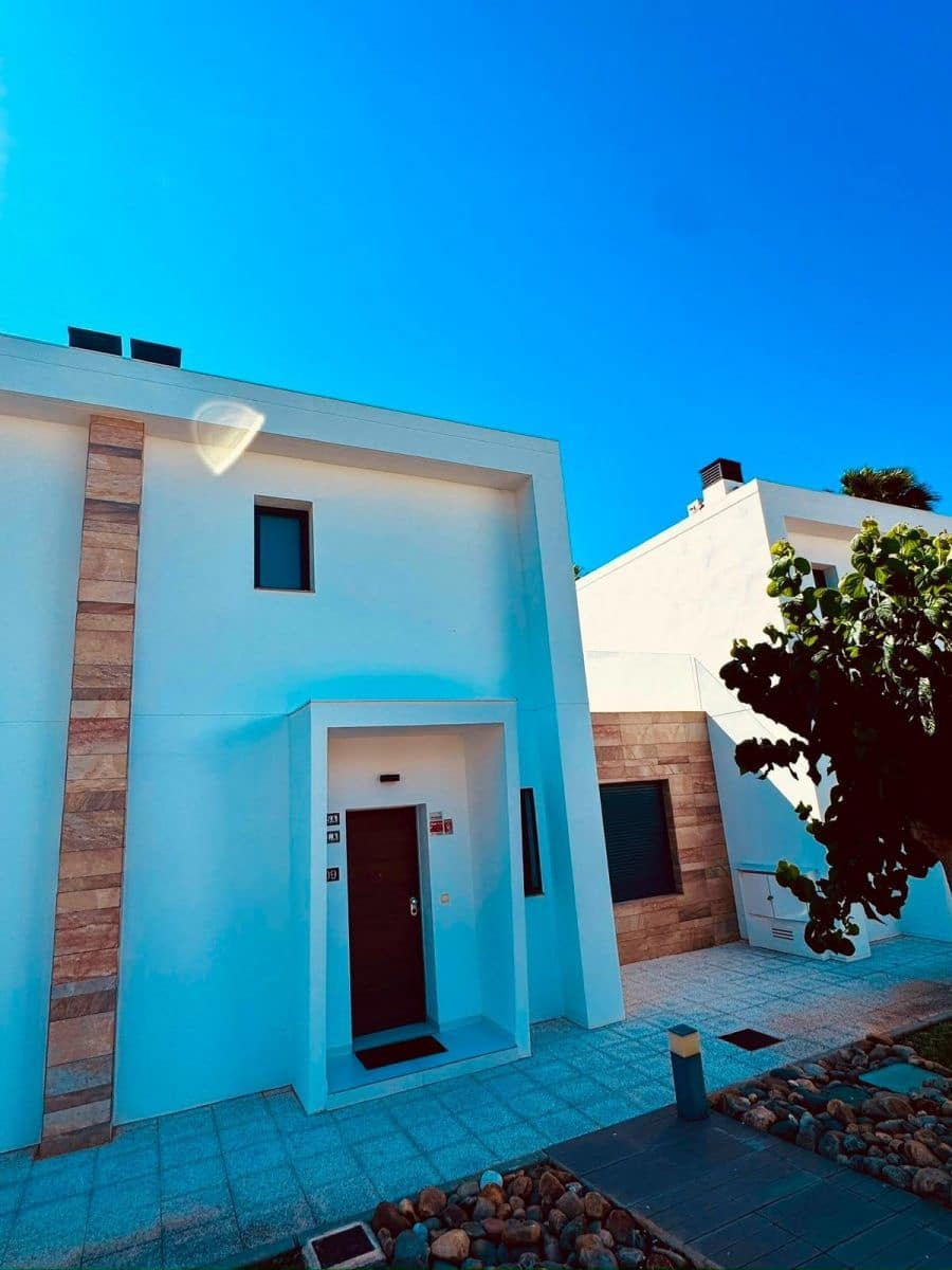 3 soverom Hus til salgs i Orihuela Costa med svømmebasseng - € 425 000 (Ref: 9888997)