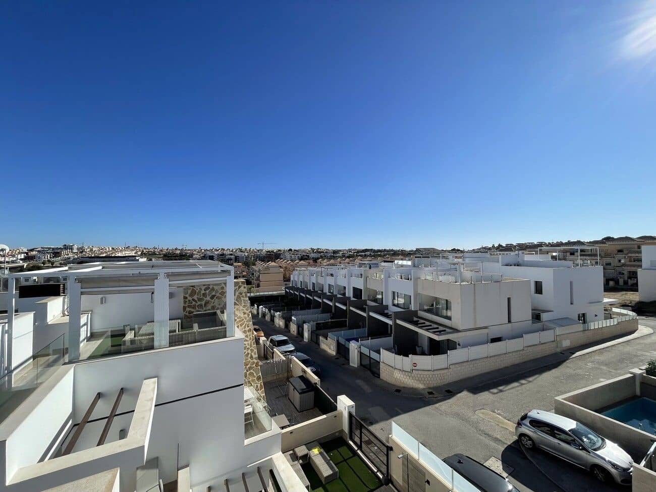 2 bedroom Semi-detached Villa for sale in Orihuela Costa with pool - € 284,000 (Ref: 9890555)