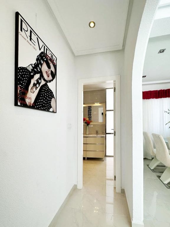 4 soverom Villa til salgs i San Miguel de Salinas med svømmebasseng - € 335 000 (Ref: 9896507)