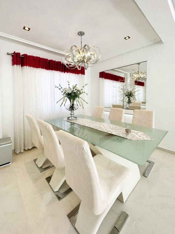 4 soverom Villa til salgs i San Miguel de Salinas med svømmebasseng - € 335 000 (Ref: 9896507)