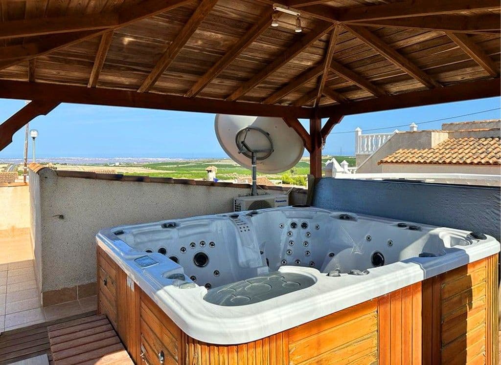 4 soverom Villa til salgs i San Miguel de Salinas med svømmebasseng - € 335 000 (Ref: 9896507)