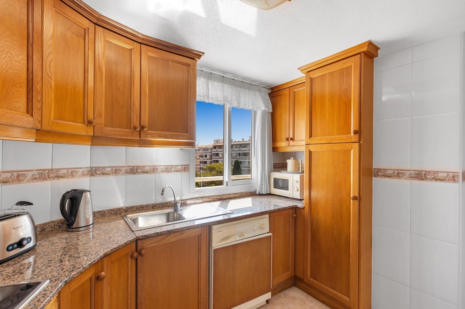 3 soveværelse Lejlighed til salg i Torrevieja - € 184.900 (Ref: 9896511)