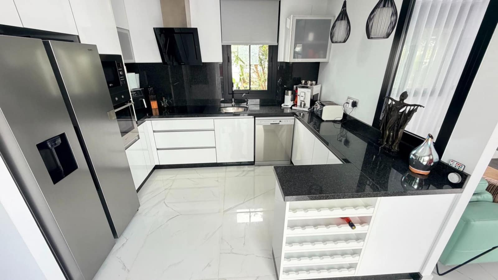 3 bedroom Villa for sale in Los Montesinos with pool - € 425,000 (Ref: 9898981)