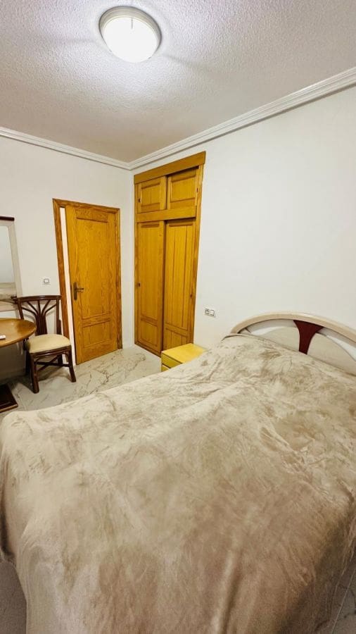 2 Zimmer Apartment zu verkaufen in Torrevieja - 145.710 € (Ref: 9898994)