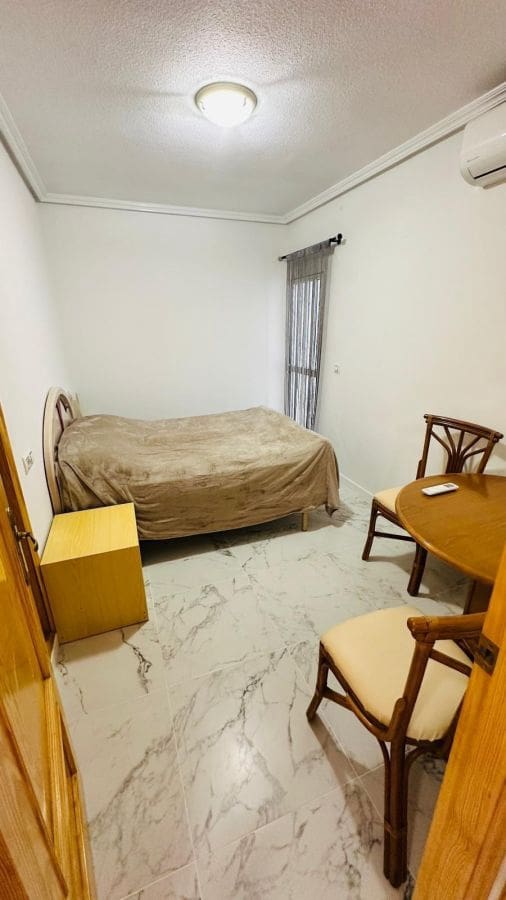 2 Zimmer Apartment zu verkaufen in Torrevieja - 145.710 € (Ref: 9898994)