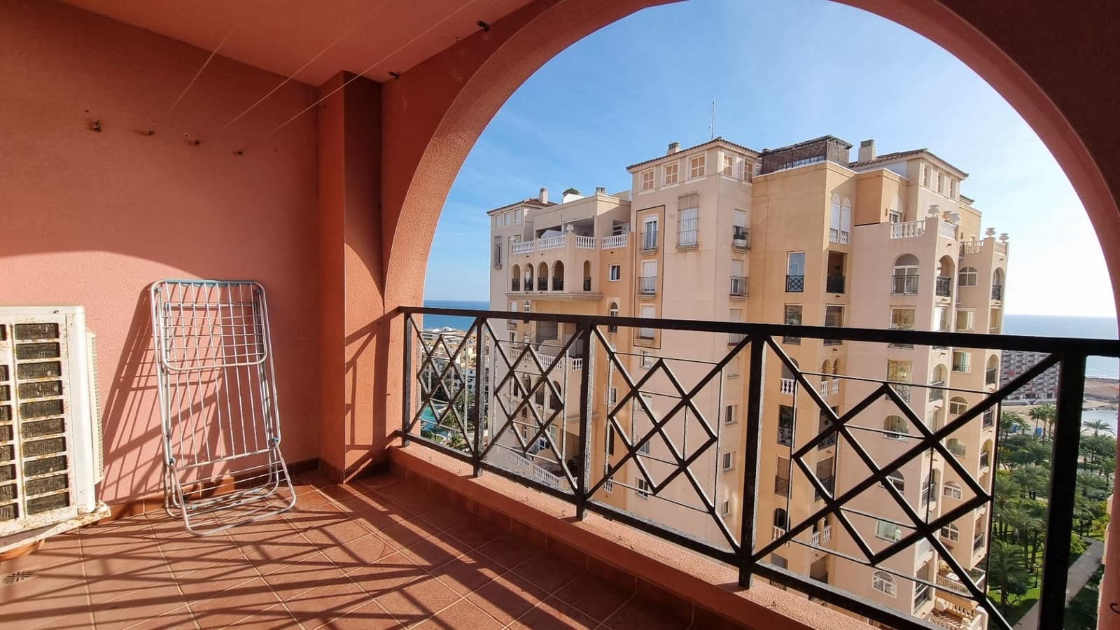 2 quarto Apartamento para venda em Torrevieja com piscina - 265 000 € (Ref: 9898999)