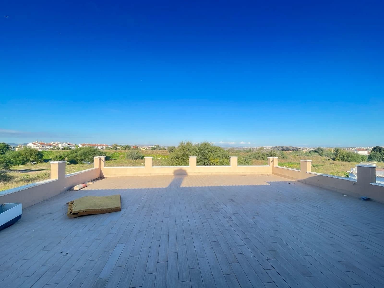 Chalet de 3 habitaciones en Torrevieja en venta - 400.000 € (Ref: 9900200)