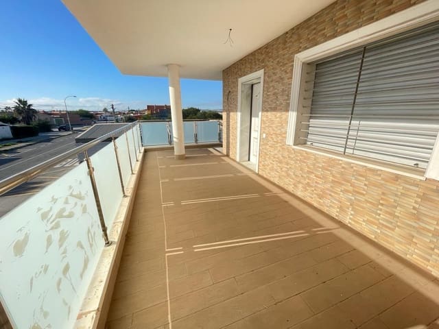 Chalet de 3 habitaciones en El Chaparral - La Siesta - La Torreta, Torrevieja en venta - 400.000 € (Ref: 9900200)