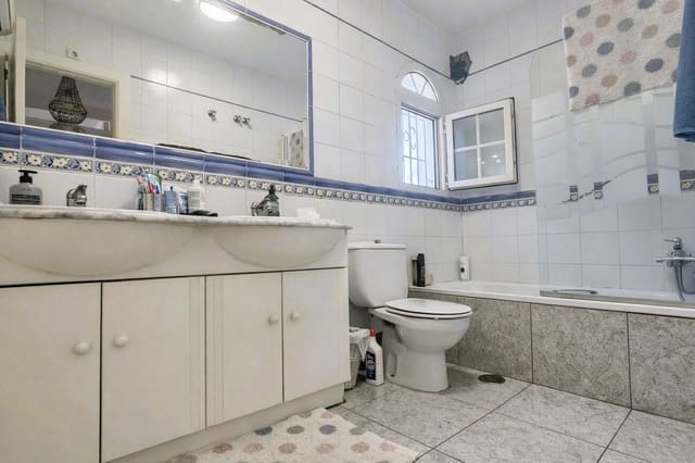 4 camera da letto Casa in vendita in Villamartin, Orihuela - 295.000 € (Rif: 9900942)
