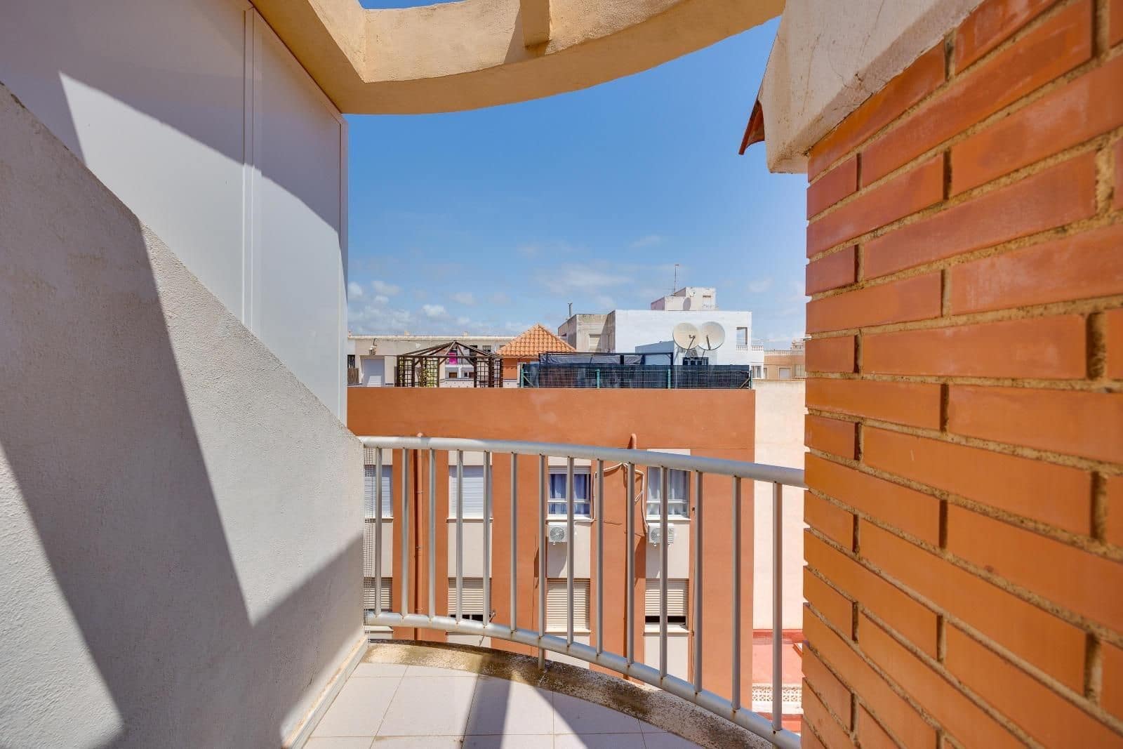 1 chambre Appartement à vendre à Torrevieja - 104 969 € (Ref: 9911213)