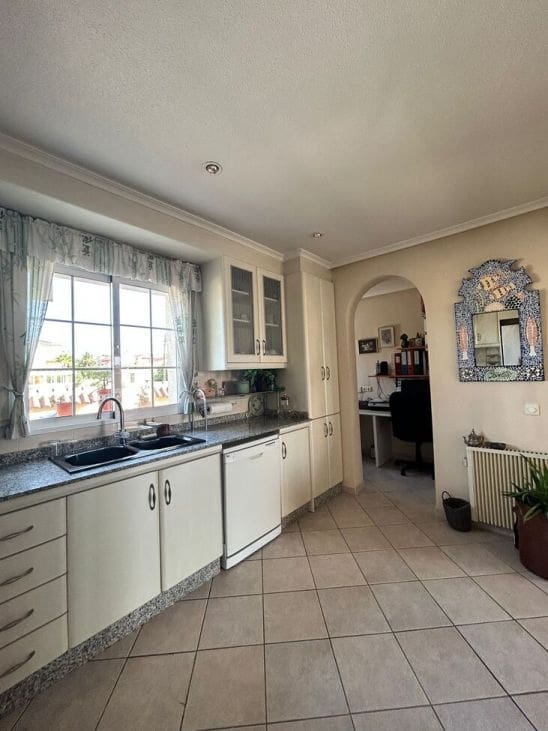 3 soverom Villa til salgs i Torrevieja med svømmebasseng - € 650 000 (Ref: 9913320)