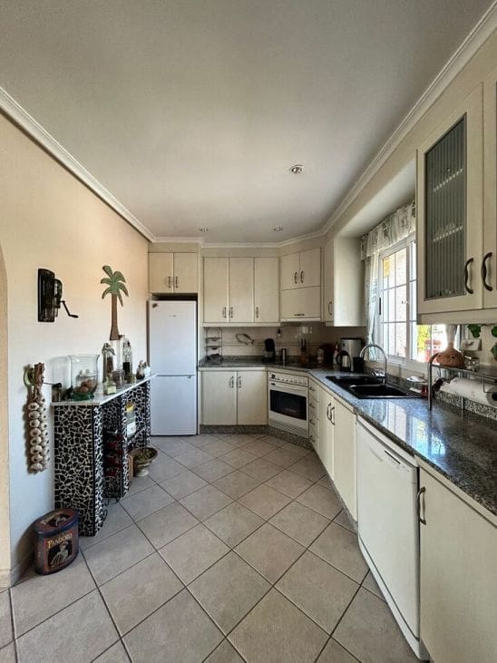 3 soverom Villa til salgs i Torrevieja med svømmebasseng - € 650 000 (Ref: 9913320)
