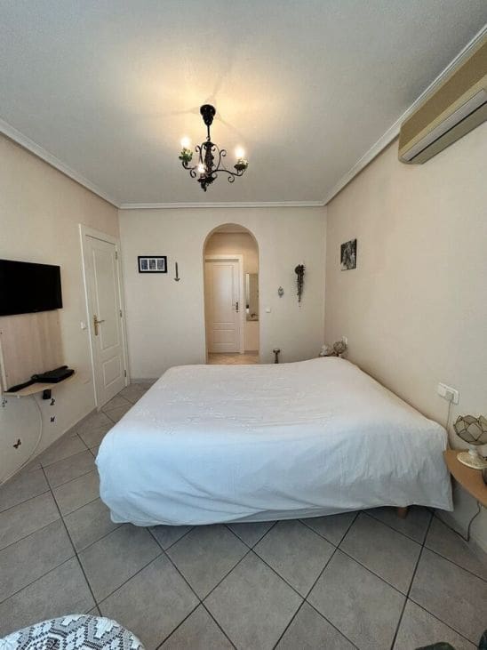 3 soverom Villa til salgs i Torrevieja med svømmebasseng - € 650 000 (Ref: 9913320)
